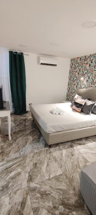 Bed & Breakfast Domus Luigi Leone