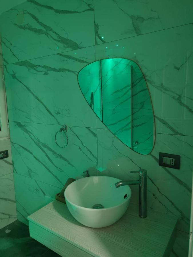 Bed & Breakfast Domus Luigi Leone Naples