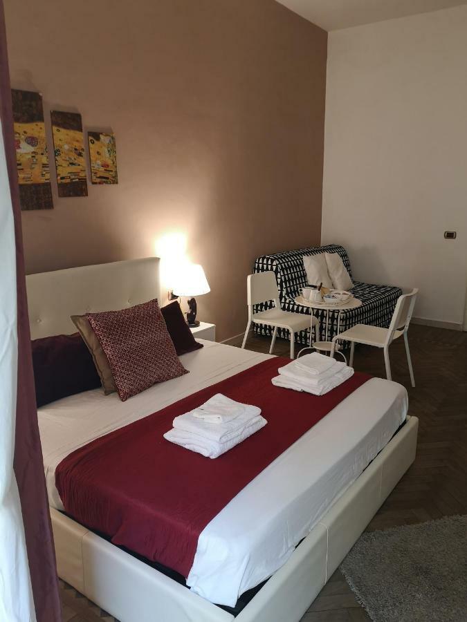 Domus Luigi Leone Naples