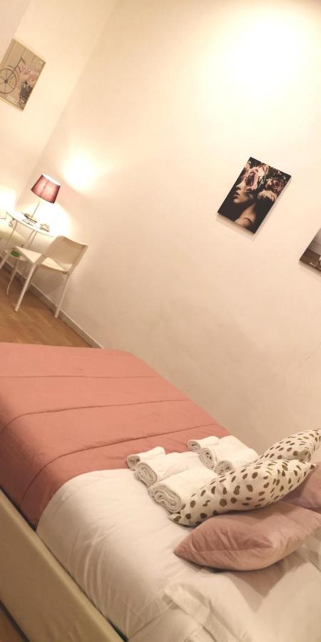 Bed & Breakfast Domus Luigi Leone Naples