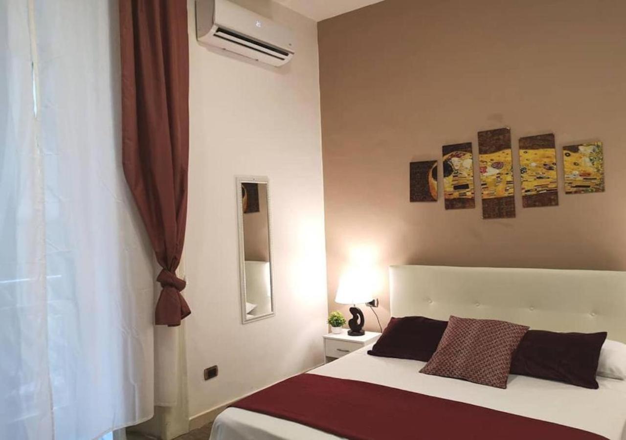 Domus Luigi Leone Bed & Breakfast